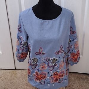 Sapphire NWOT Chambrey Embroidered Top     Size XL